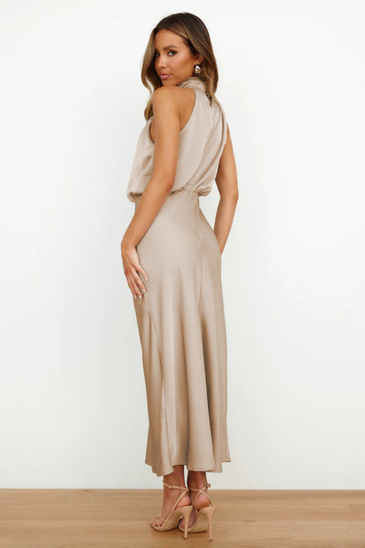 Mila | Lang kjole med halterneck