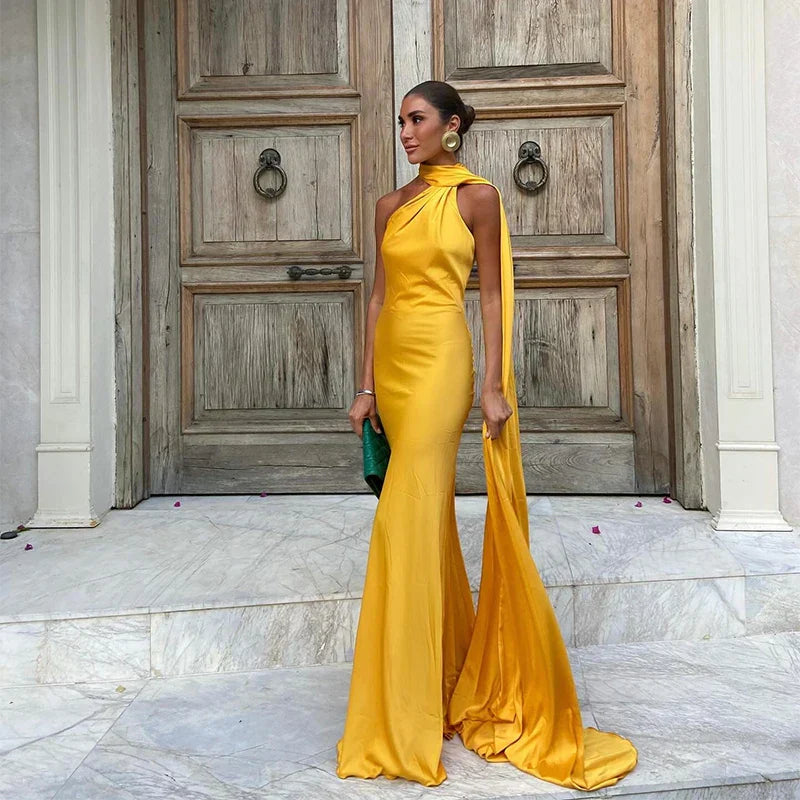 Flora | Maxi-Cape-Dress mit zeitloser Ausstrahlung